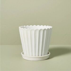 Hearth & Hand Magnolia Scallop-Fluted Stoneware In/Outdoor Planter Pot Small